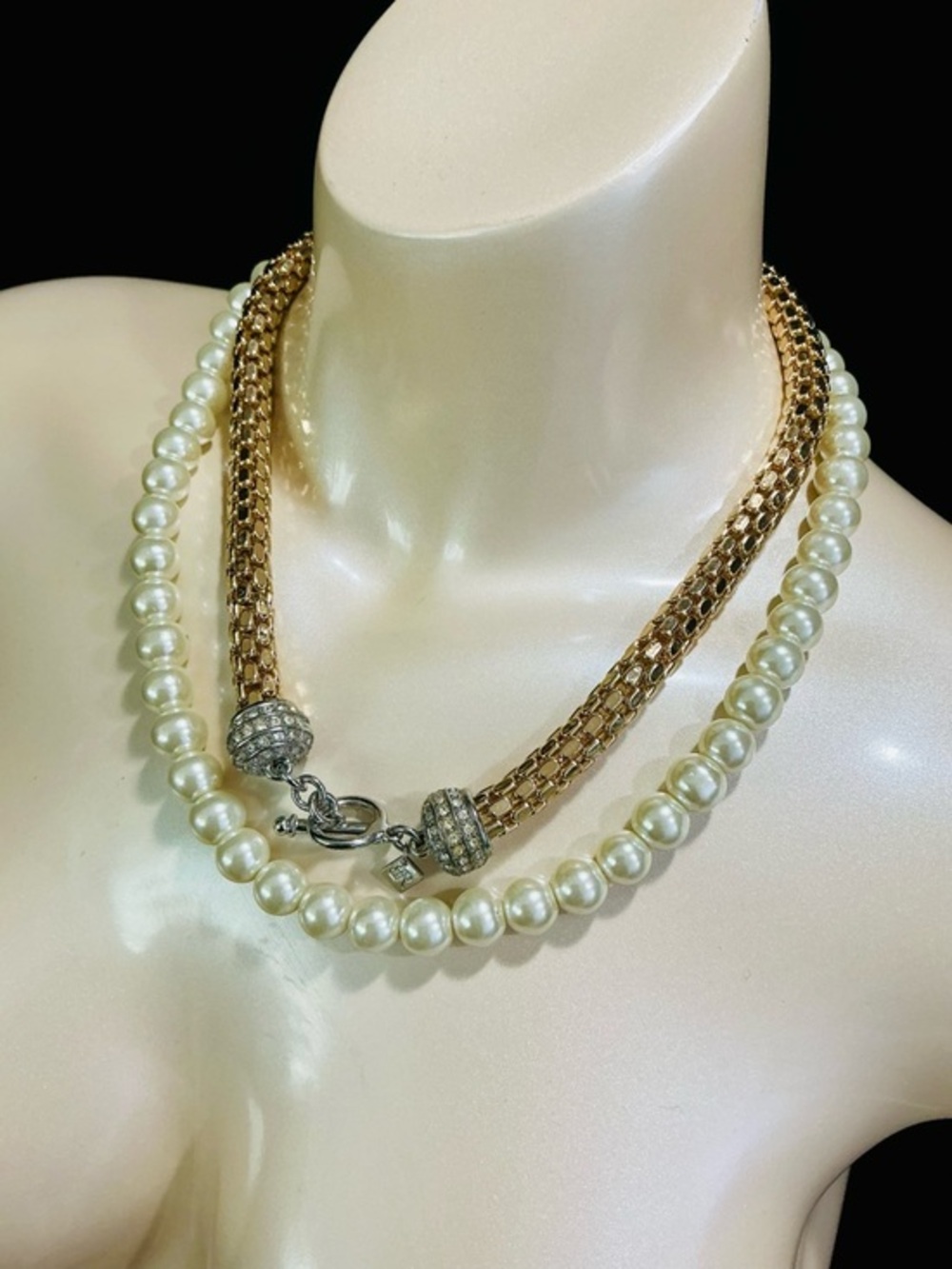 VTG Banana Republic Gold-Tone Mesh Necklace Crystal-Accented Silver Toggle Clasp